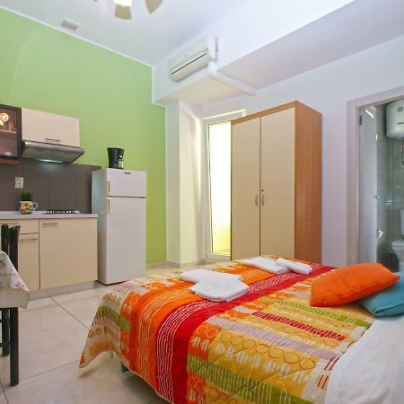 Apartments Oriana 898 Pula Bagian luar foto