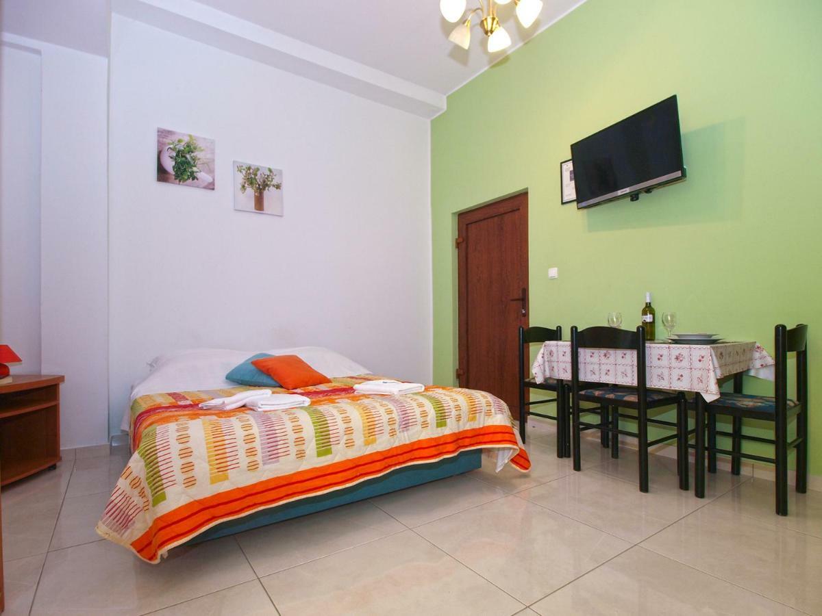 Apartments Oriana 898 Pula Bagian luar foto