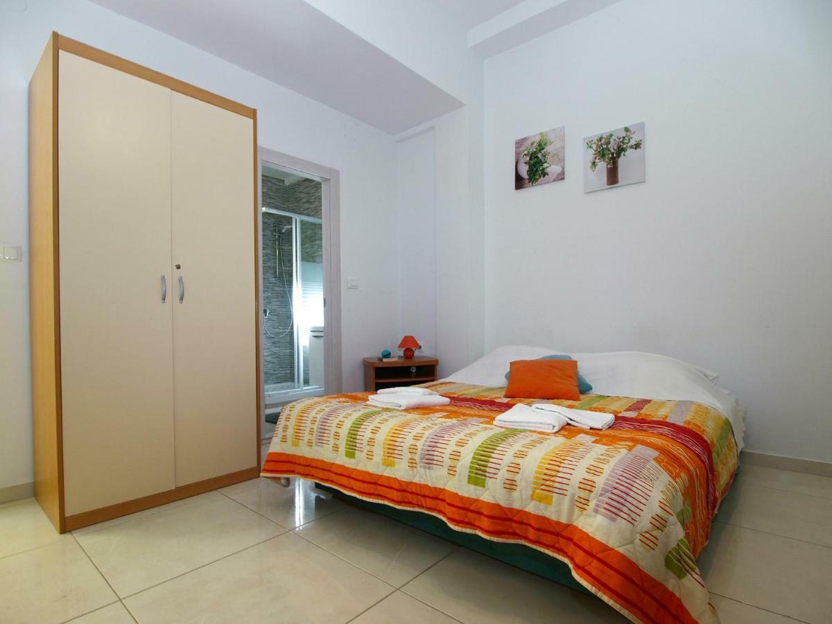 Apartments Oriana 898 Pula Bagian luar foto