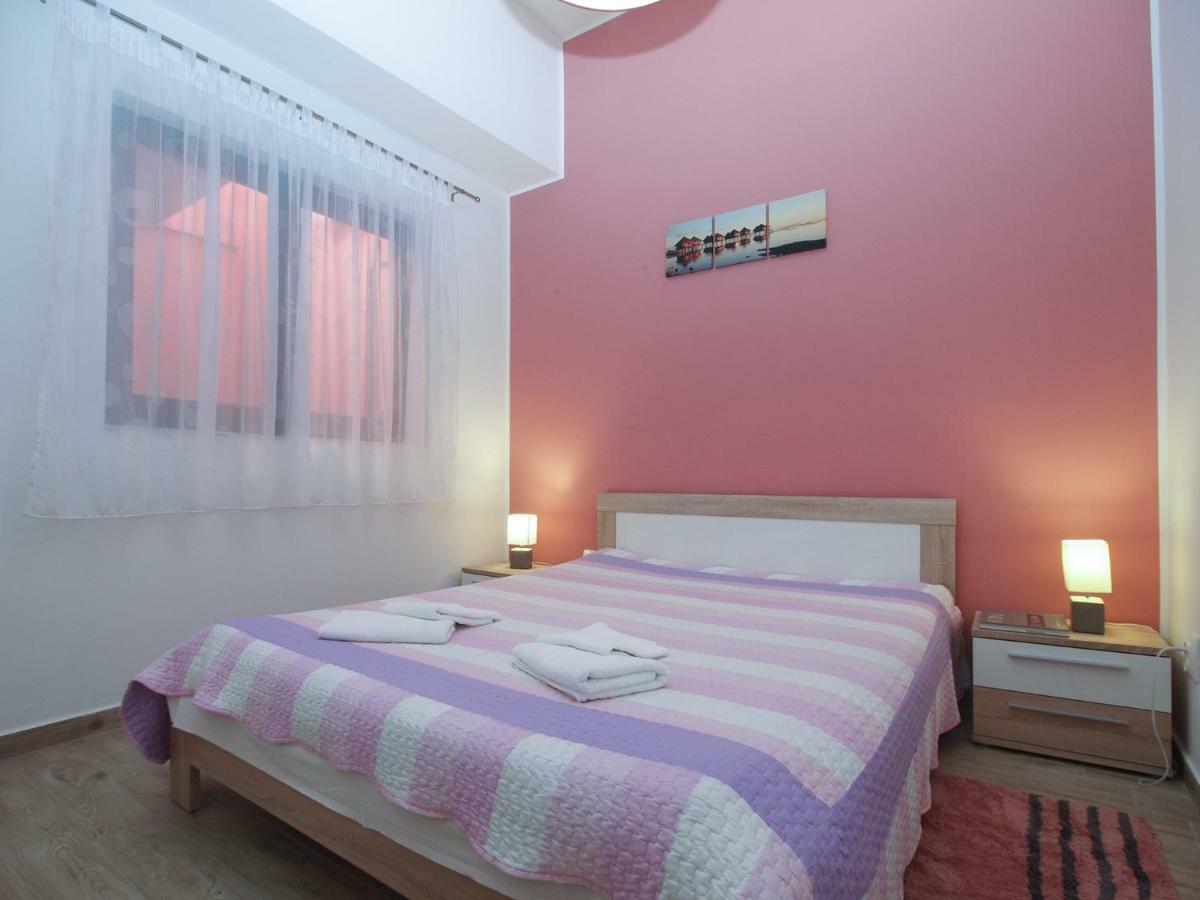 Apartments Oriana 898 Pula Bagian luar foto