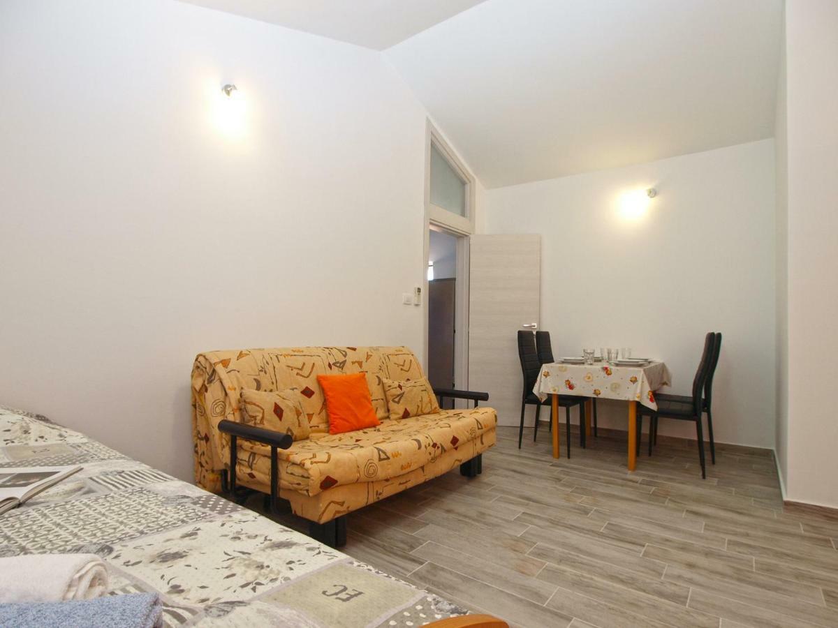 Apartments Oriana 898 Pula Bagian luar foto
